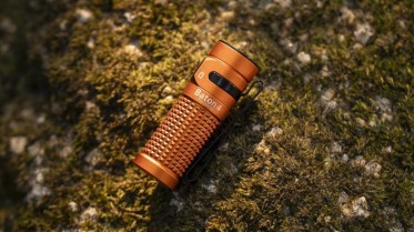 Olight Baton 4 - oranžová